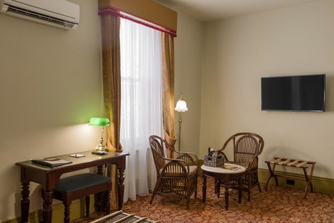 Hadley\'s Orient Hotel - Sunshine Coast Tourism 29