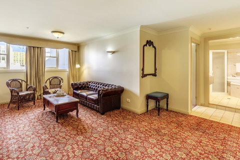 Hadley\'s Orient Hotel - Sunshine Coast Tourism 16