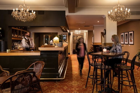 Hadley\'s Orient Hotel - Sunshine Coast Tourism 15