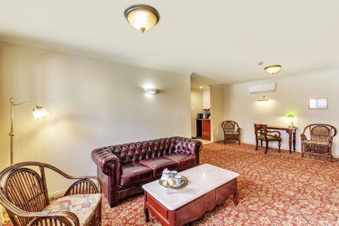 Hadley\'s Orient Hotel - Sunshine Coast Tourism 17
