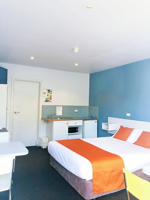 Waterfront Lodge Motel - Sunshine Coast Tourism 11