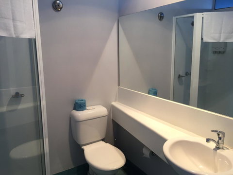Waterfront Lodge Motel - Sunshine Coast Tourism 28