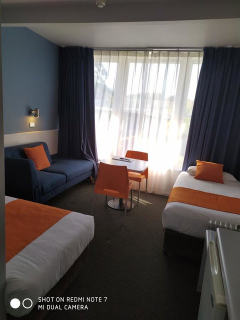 Waterfront Lodge Motel - Sunshine Coast Tourism 2