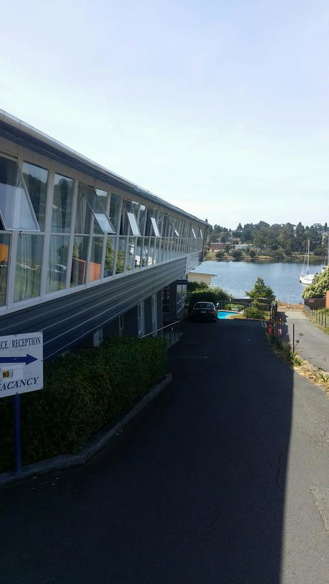Waterfront Lodge Motel - Sunshine Coast Tourism 18