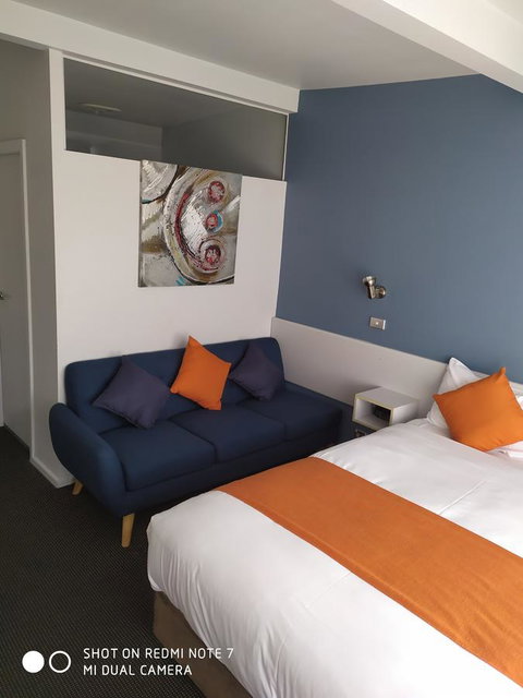 Waterfront Lodge Motel - Sunshine Coast Tourism 13