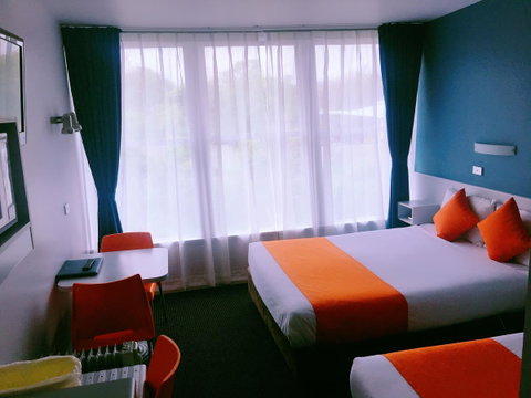 Waterfront Lodge Motel - Sunshine Coast Tourism 23