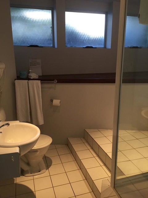 Waterfront Lodge Motel - Sunshine Coast Tourism 38
