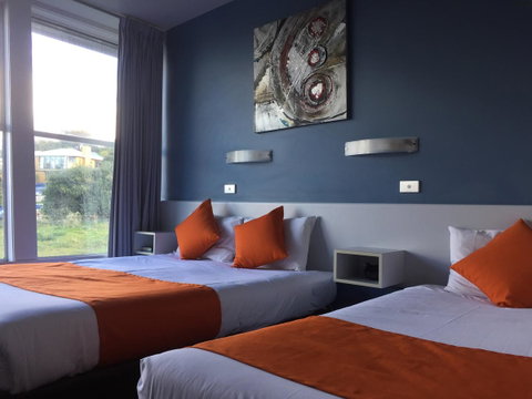 Waterfront Lodge Motel - Sunshine Coast Tourism 1