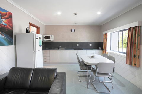 Georges Bay Apartments - Holiday Sunshine Coast 38