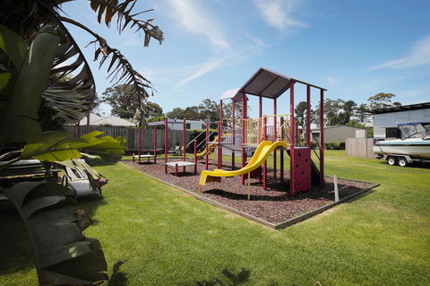 Georges Bay Apartments - Holiday Sunshine Coast 42