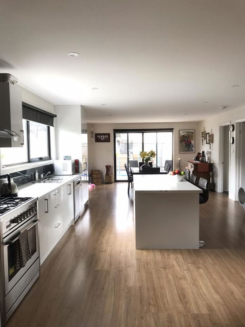 Georges Bay Apartments - Holiday Sunshine Coast 10