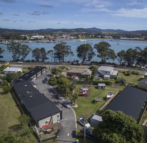 Georges Bay Apartments - Holiday Sunshine Coast 16