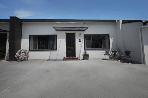Georges Bay Apartments - Holiday Sunshine Coast 31
