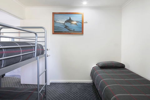 Georges Bay Apartments - Holiday Sunshine Coast 33