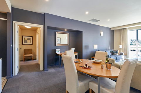 Peppers Seaport Hotel - Sunshine Coast Tourism 10