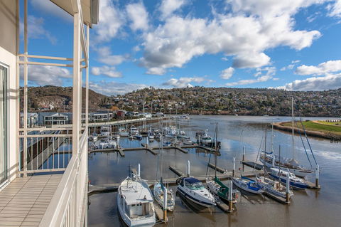 Peppers Seaport Hotel - Sunshine Coast Tourism 25
