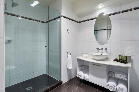 Peppers Seaport Hotel - Sunshine Coast Tourism 8