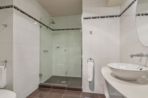 Peppers Seaport Hotel - Sunshine Coast Tourism 2
