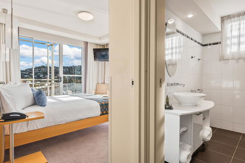 Peppers Seaport Hotel - Sunshine Coast Tourism 28