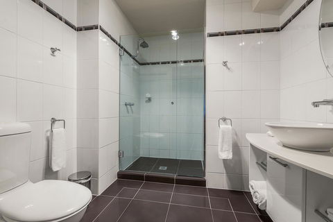Peppers Seaport Hotel - Sunshine Coast Tourism 12