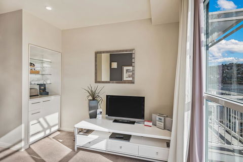Peppers Seaport Hotel - Sunshine Coast Tourism 1