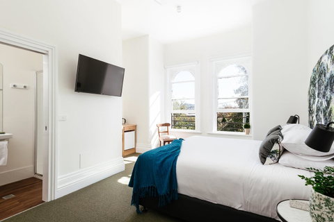 The Florance - Sunshine Coast Tourism 17