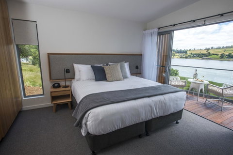 Rosevears Riverview Hotel - Sunshine Coast Tourism 23