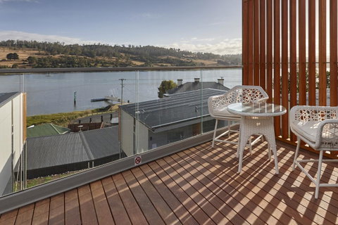 Rosevears Riverview Hotel - Sunshine Coast Tourism 8