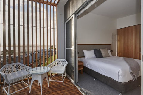Rosevears Riverview Hotel - Sunshine Coast Tourism 16