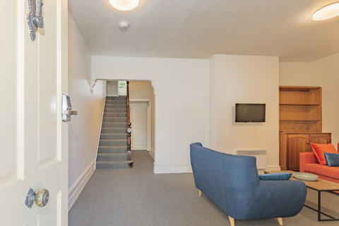 4 Bedroom House - Hobart CBD - Free Parking - Free WIFI - Sunshine Coast Tourism 21