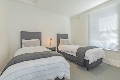4 Bedroom House - Hobart CBD - Free Parking - Free WIFI - Sunshine Coast Tourism 23