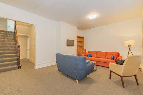 4 Bedroom House - Hobart CBD - Free Parking - Free WIFI - Sunshine Coast Tourism 6