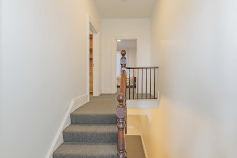 4 Bedroom House - Hobart CBD - Free Parking - Free WIFI - Sunshine Coast Tourism 19