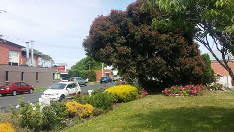 Riverbank Villa - Sunshine Coast Tourism 11