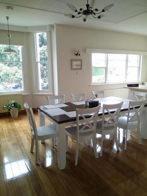 Riverbank Villa - Sunshine Coast Tourism 15