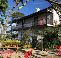 The Dragonfly - Holiday Sunshine Coast