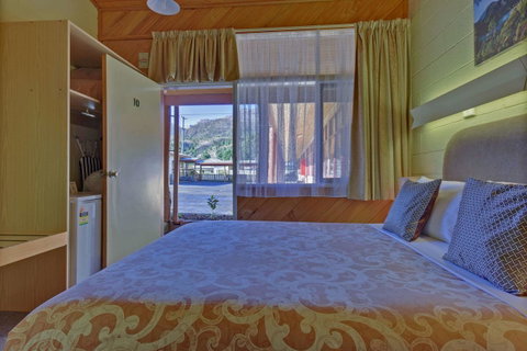 Gold Rush Inn - Sunshine Coast Tourism 11