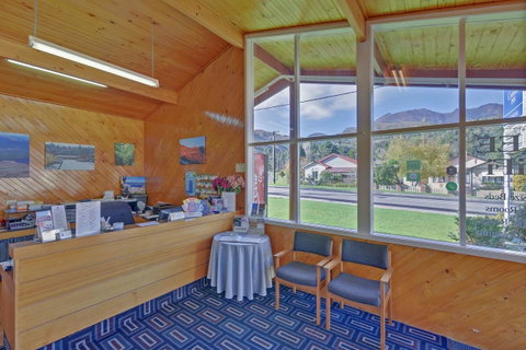 Gold Rush Inn - Sunshine Coast Tourism 21