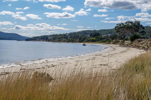 Sunset Bay Escape - Sunshine Coast Tourism 2