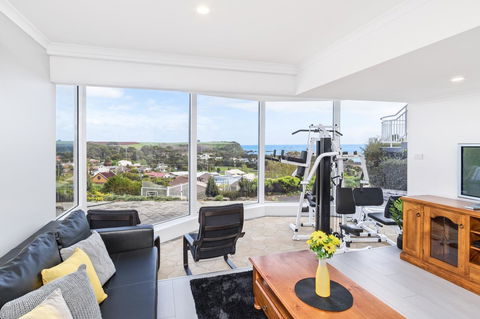 Views Forever - Devonport - Holiday Sunshine Coast 0