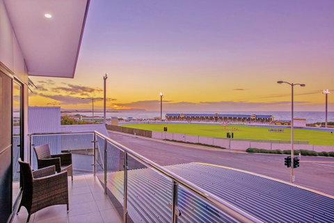 Burnie By The Bay Apartments - Sunshine Coast Tourism 4