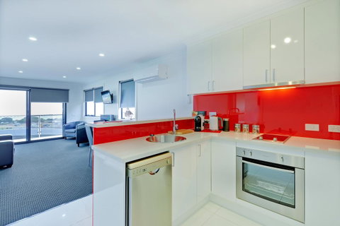 Burnie By The Bay Apartments - Sunshine Coast Tourism 1