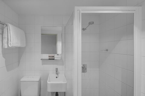 Travelodge Hotel Hobart - Sunshine Coast Tourism 8