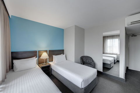 Travelodge Hotel Hobart - Sunshine Coast Tourism 11