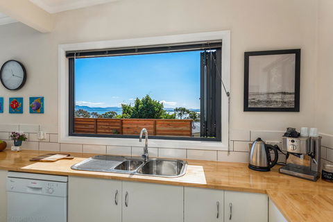 The Sandy Sister - Sunshine Coast Tourism 0
