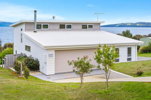 Manfield Seaside Bruny Island - Sunshine Coast Tourism 10