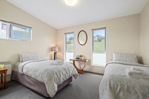 Manfield Seaside Bruny Island - Sunshine Coast Tourism 15