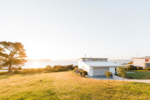 Manfield Seaside Bruny Island - Sunshine Coast Tourism 29