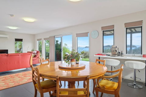 Manfield Seaside Bruny Island - Sunshine Coast Tourism 6