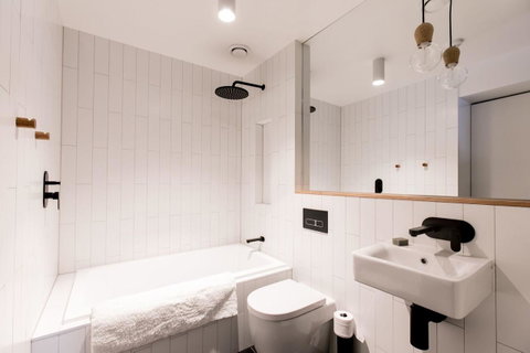105 Mac Unique Apartments - Sunshine Coast Tourism 5